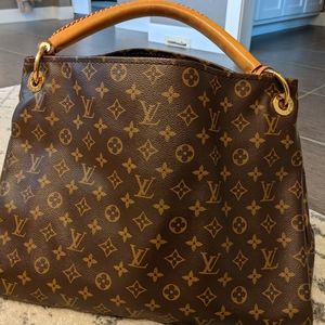 {Louis Vuitton} MM Artsy